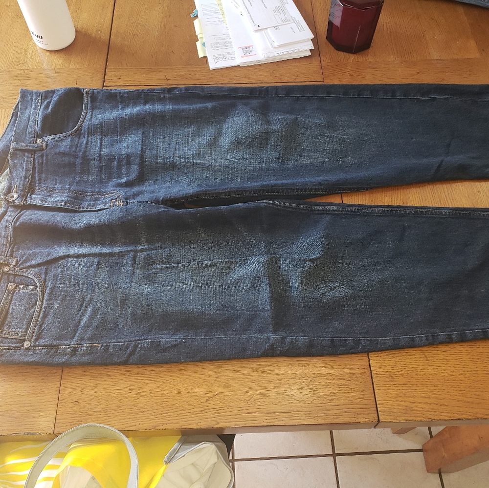 american eagle outfitters AEO tag 40x32 but hemmed to 29 inches